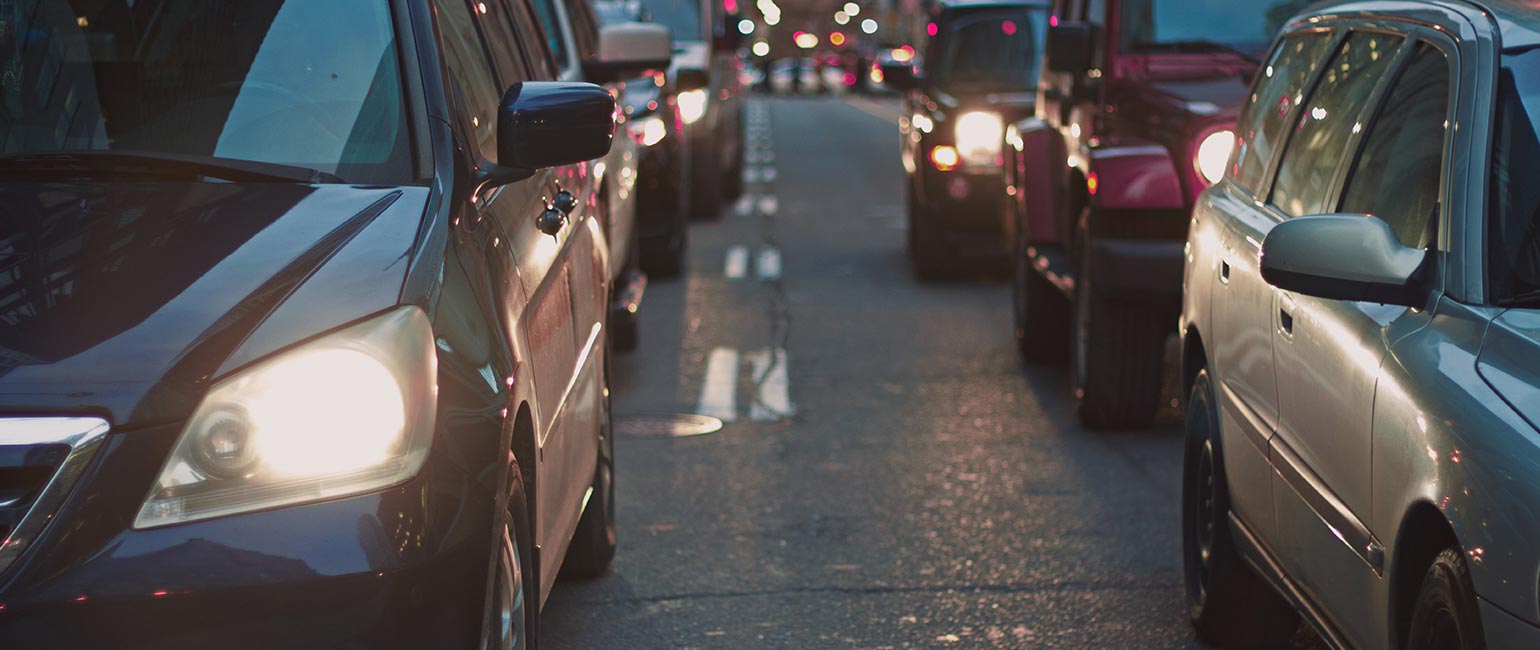 mniejsze zatłoczenie motoryzacyjne w mieście